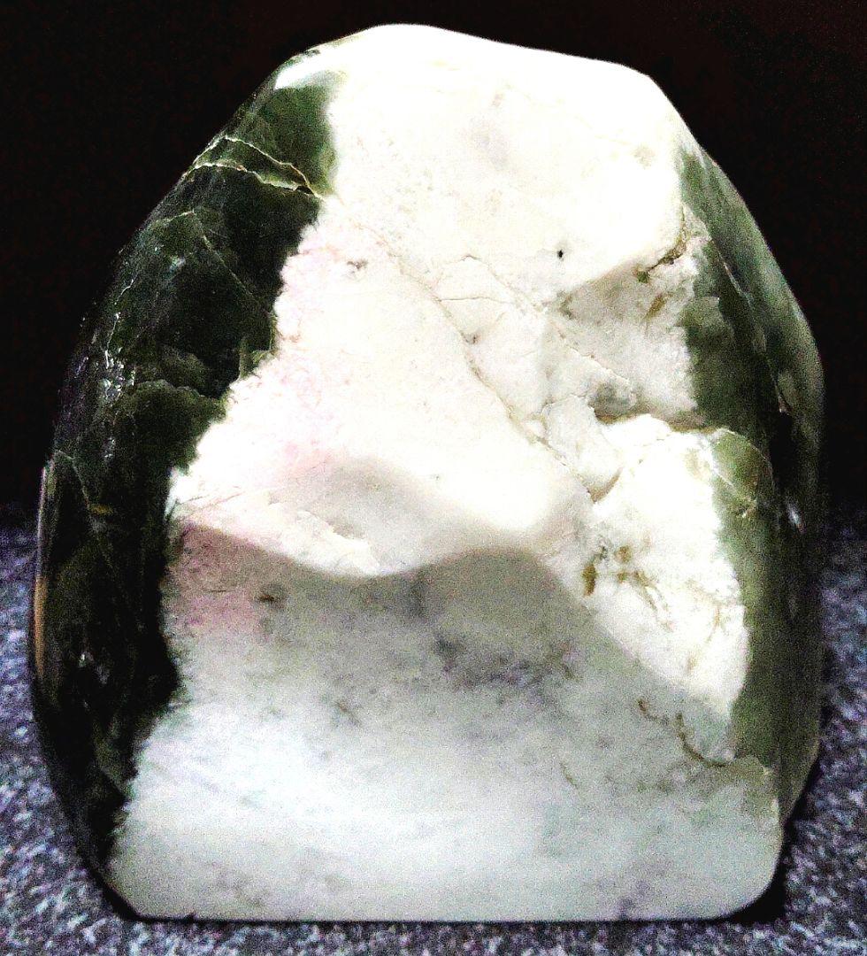 ☆翡翠原石☆糸魚川硬玉【姫川・6色翡翠・磨き2kg】
