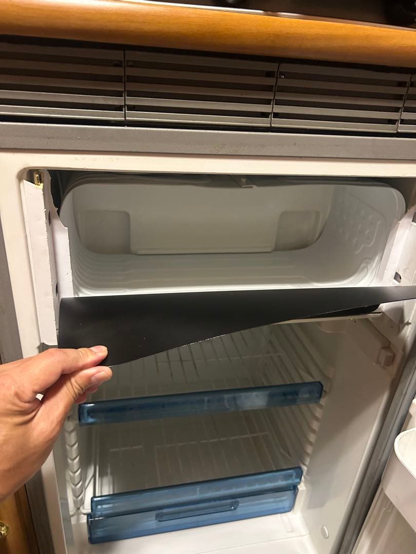 キャンピングカー冷蔵庫 12V Dometic MDC-90 ジャンク品