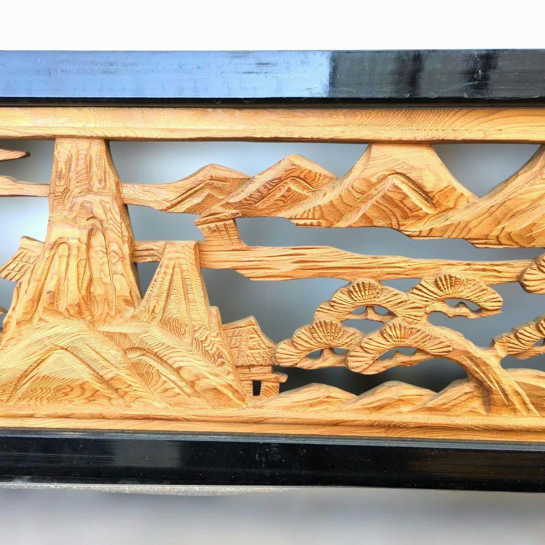 和風木製彫刻 山と寺院のデザイン