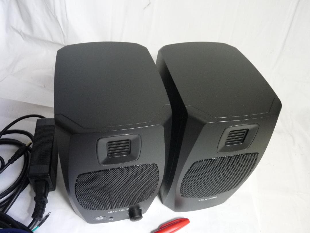 ADAM AUDIO D3V スタジオモニタースピーカー