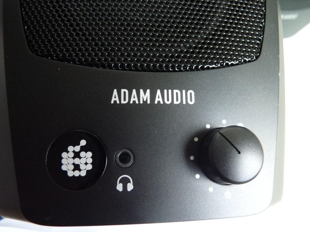 ADAM AUDIO D3V スタジオモニタースピーカー