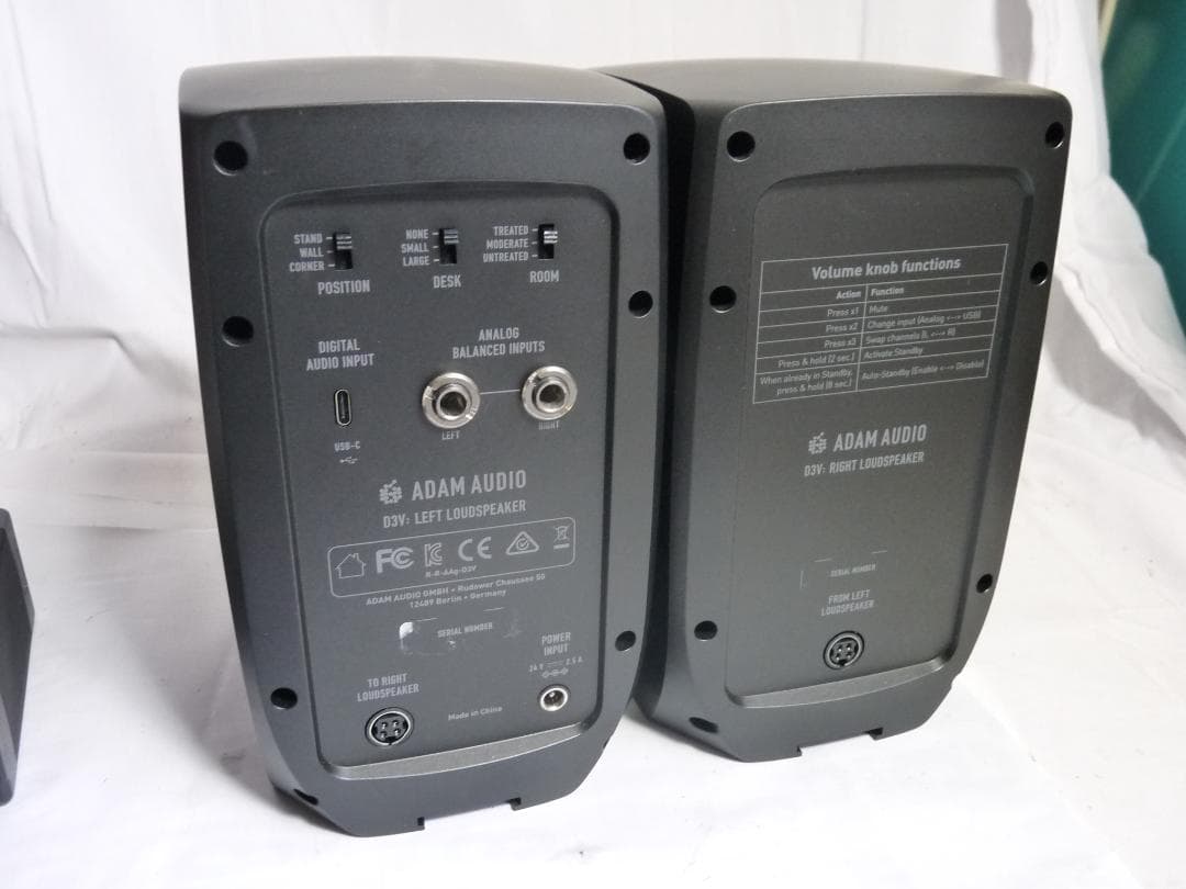 ADAM AUDIO D3V スタジオモニタースピーカー