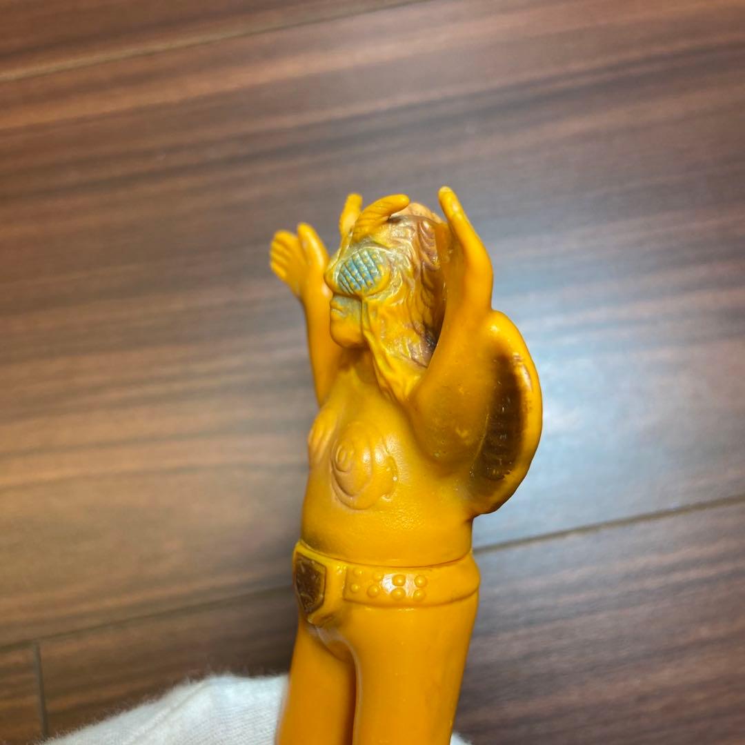 旧バンダイ 蜂女 ソフビ 当時物 5750 - メルカリ