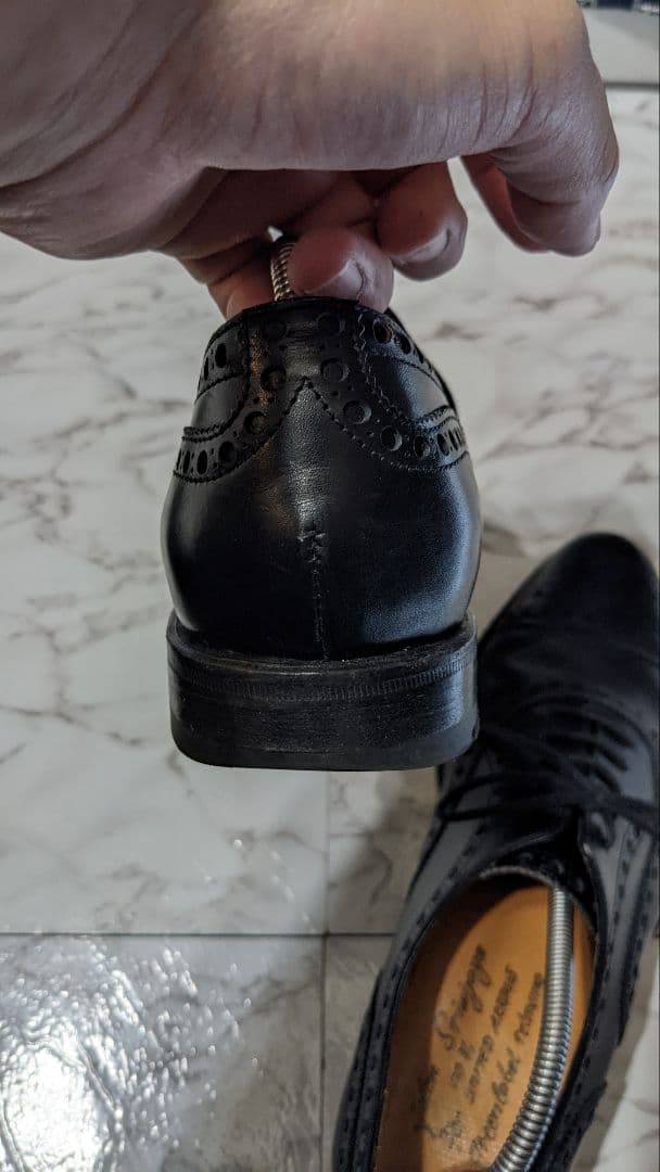 ジャランスリワヤ　レザーシューズ