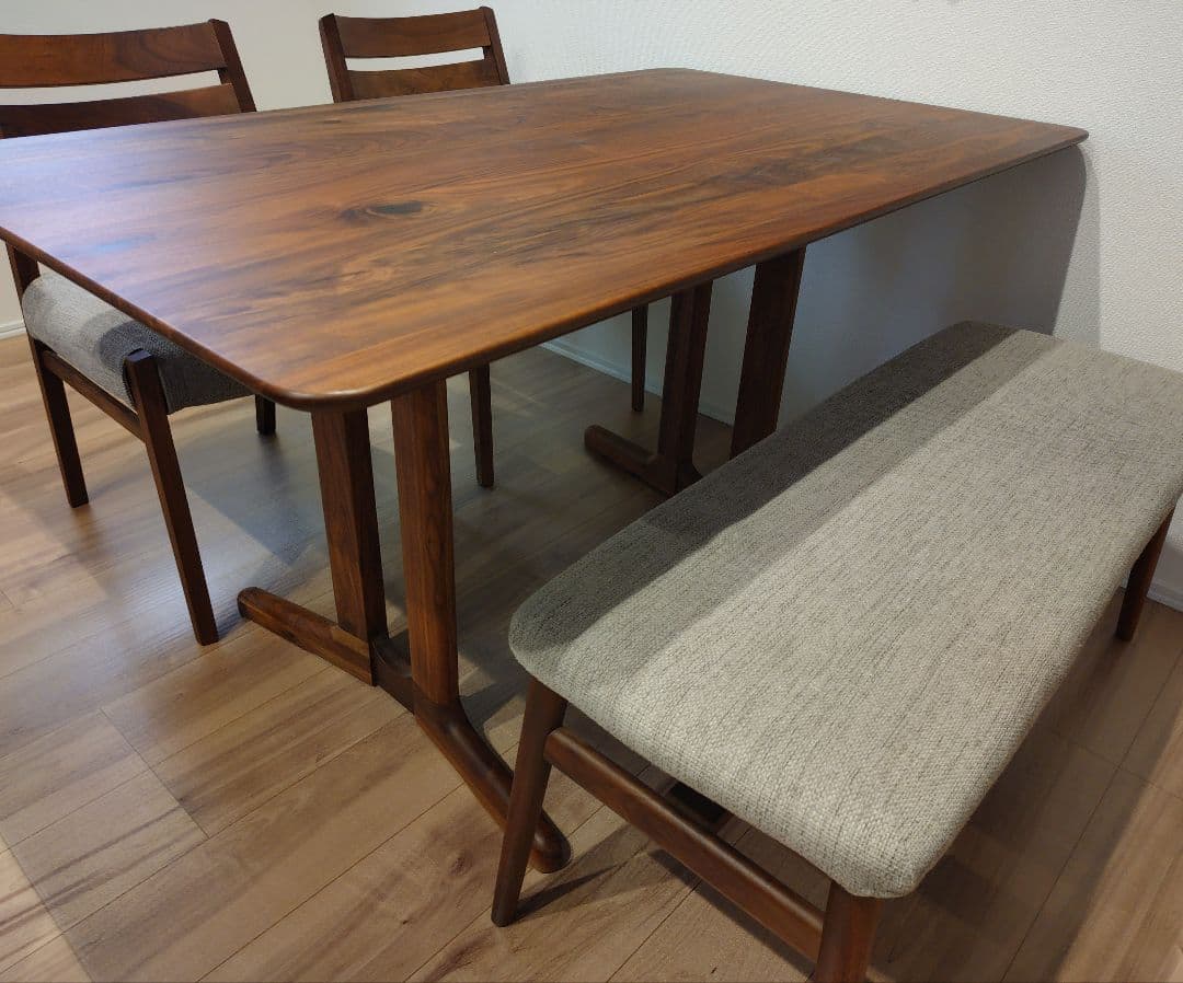 大塚家具 ダイニングテーブル 「フィル3」 ウォールナット 天板角丸型