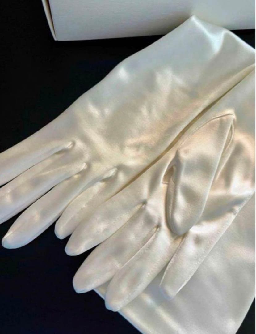 コロ　エマリーエ　エリザベート　9号　パニエ、ベール、グローブ