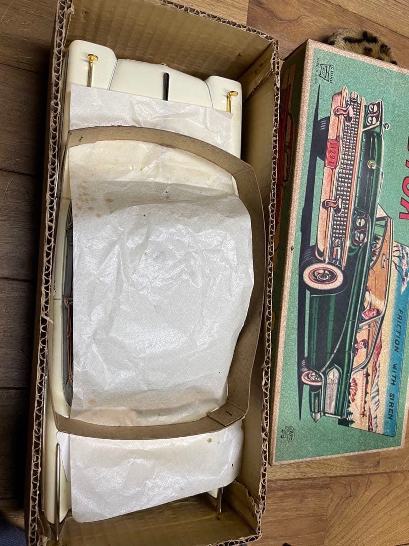 アサヒ玩具　ブリキ　BUICK 1957年モデル ミニカー