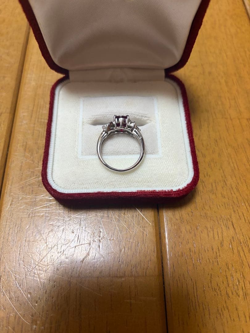 ルビー色 ストーン付きリング pt900