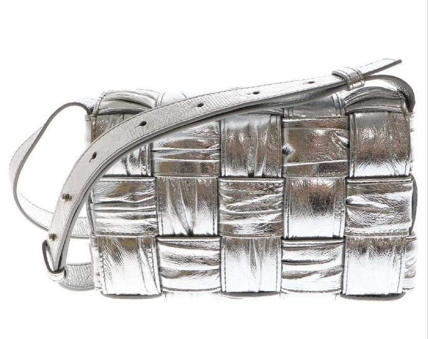 ボッテガヴェネタ イントレチャート シルバーショルダーバッグ