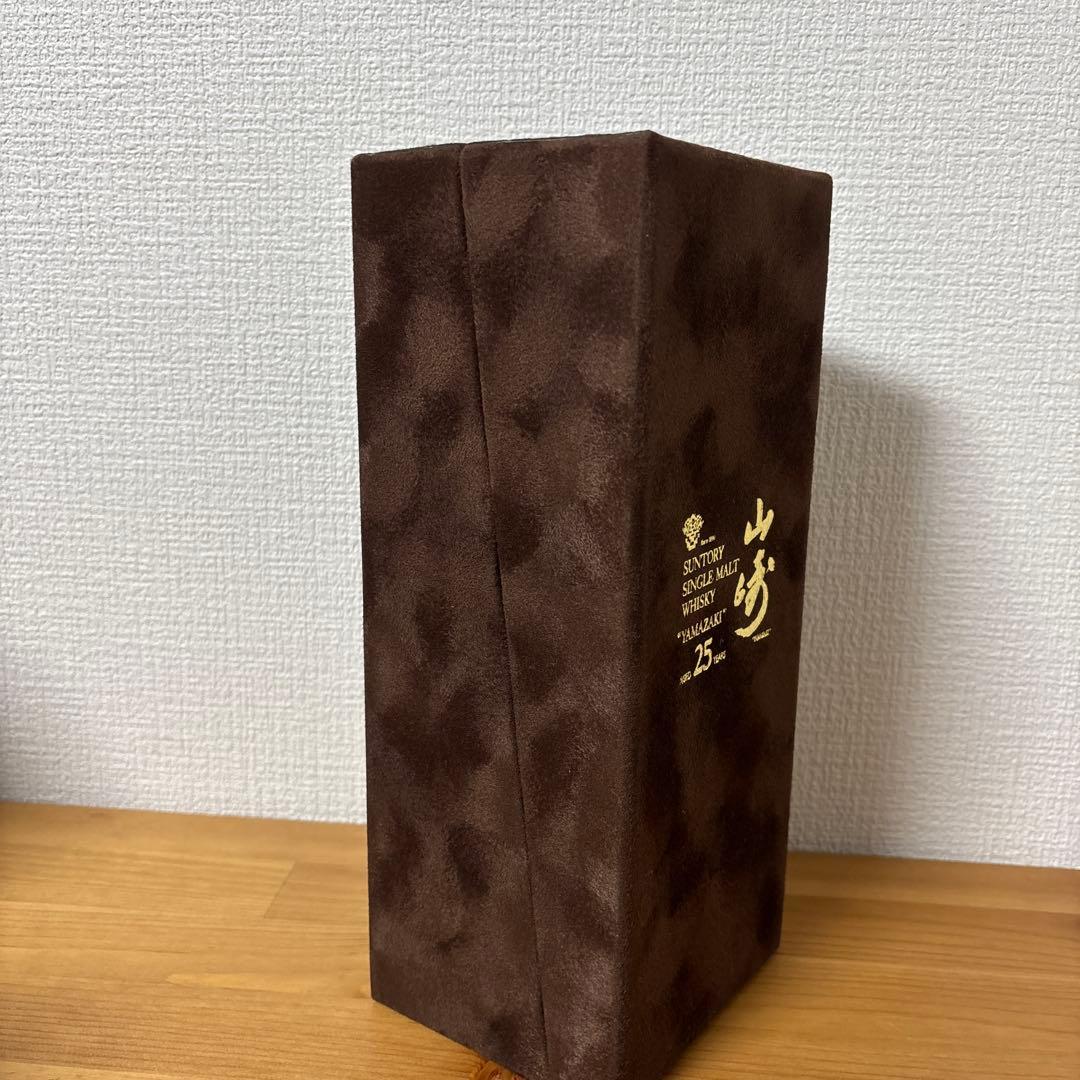 空箱】 サントリーウイスキー 山崎25年 ベロアケース 空箱➁ - メルカリ