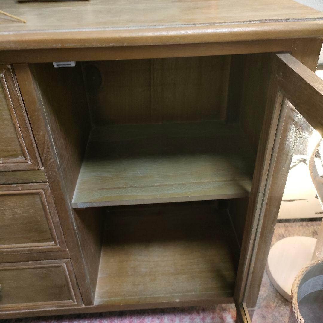 B-COMPANY ビーカンパニー ガラス扉収納キャビネット シャビー - メルカリ