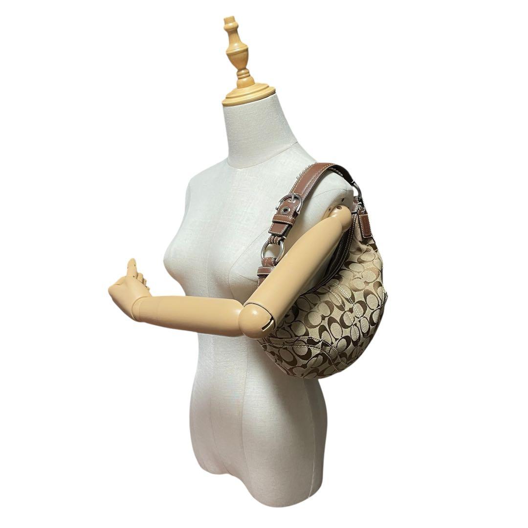 美品 COACH HalfMoon Accessory Pouch 10073