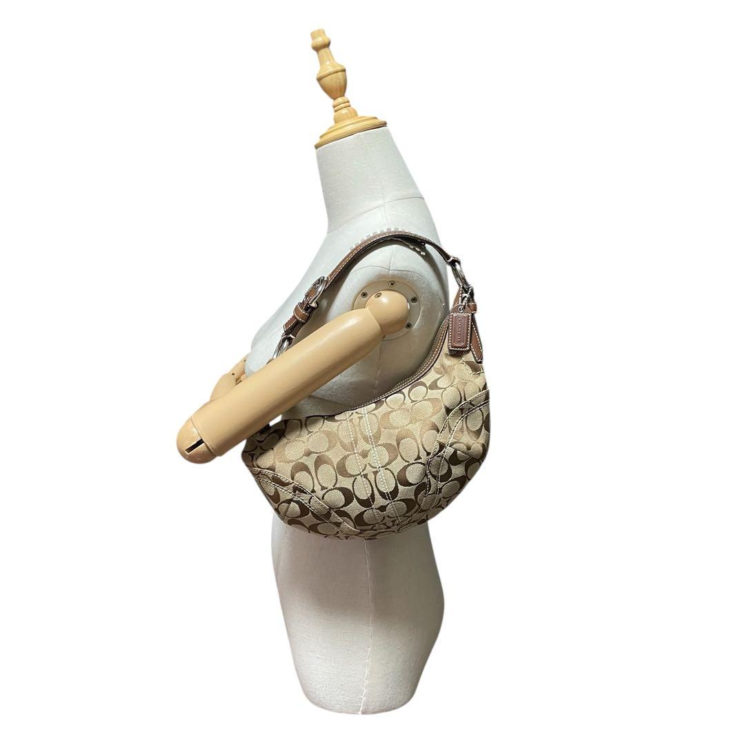 美品 COACH HalfMoon Accessory Pouch 10073