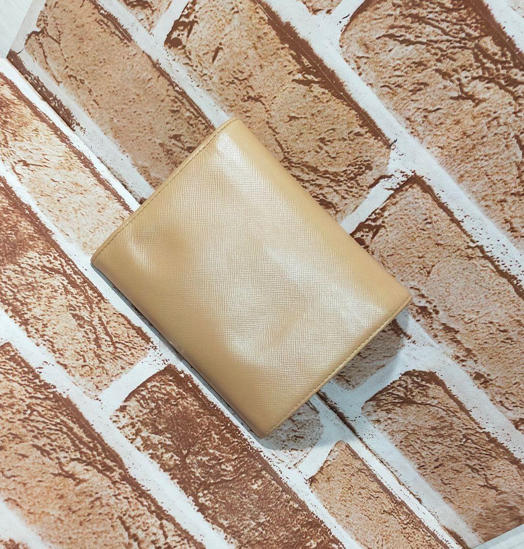 PRADAベージュ 三つ折り財布