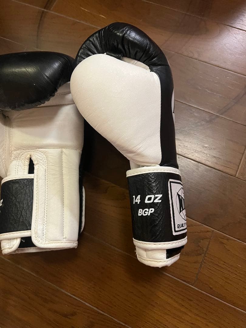 WINDY ボクシンググローブ 14 OZ ブラック ホワイト