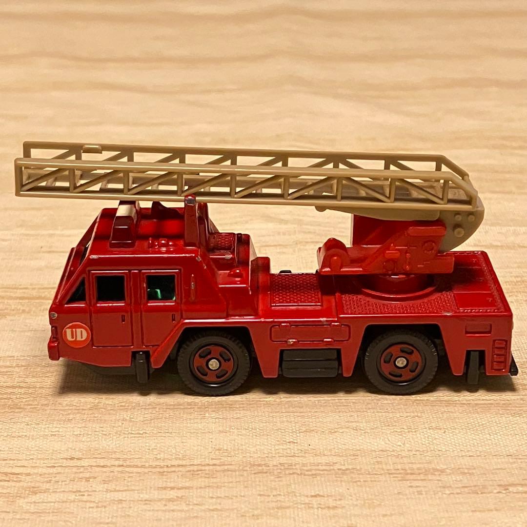 トミカ 日産ディーゼル ハシゴ付き消防車 UDシール No.22.43