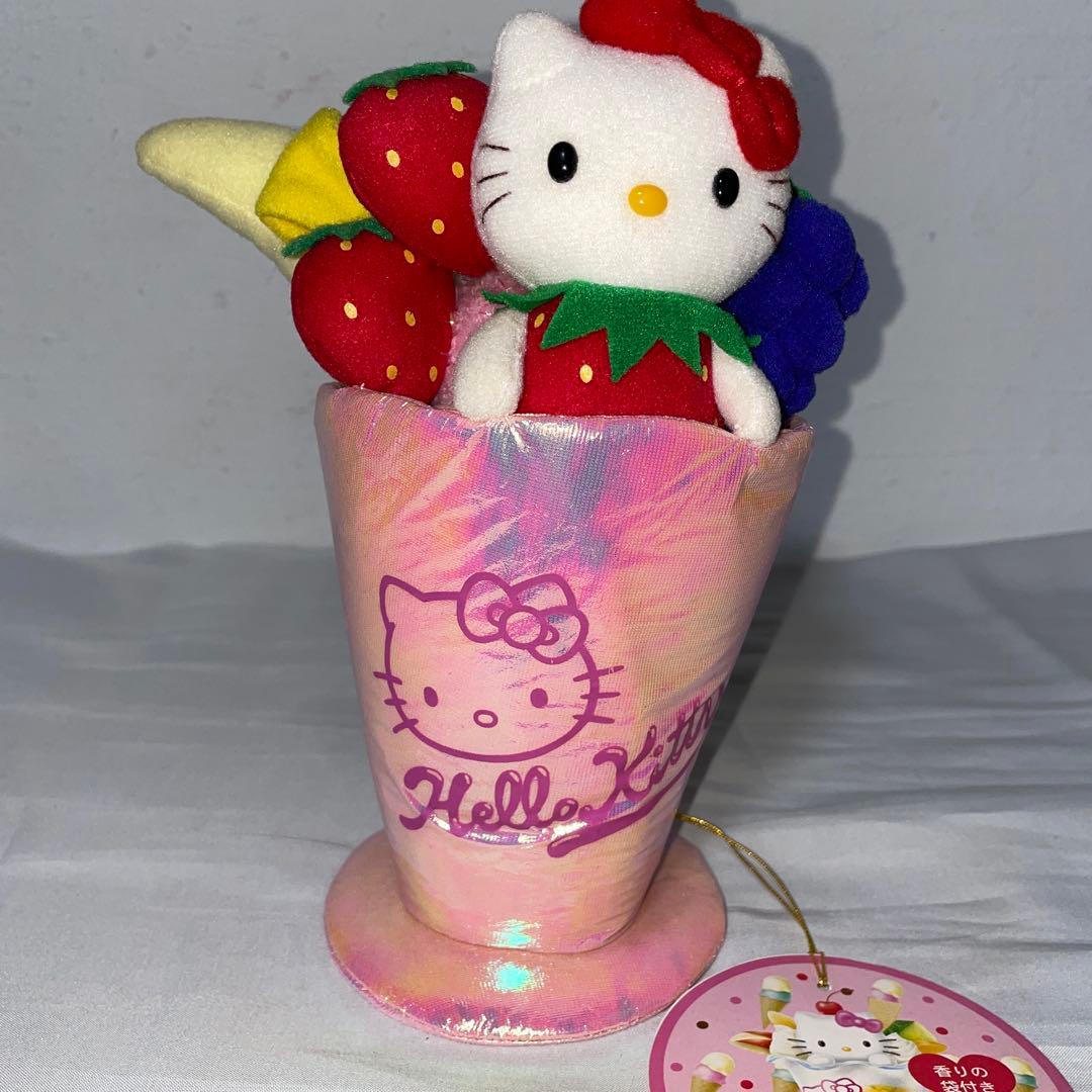 レア　サンリオ　ハローキティ　フルーツパフェ ぬいぐるみ
