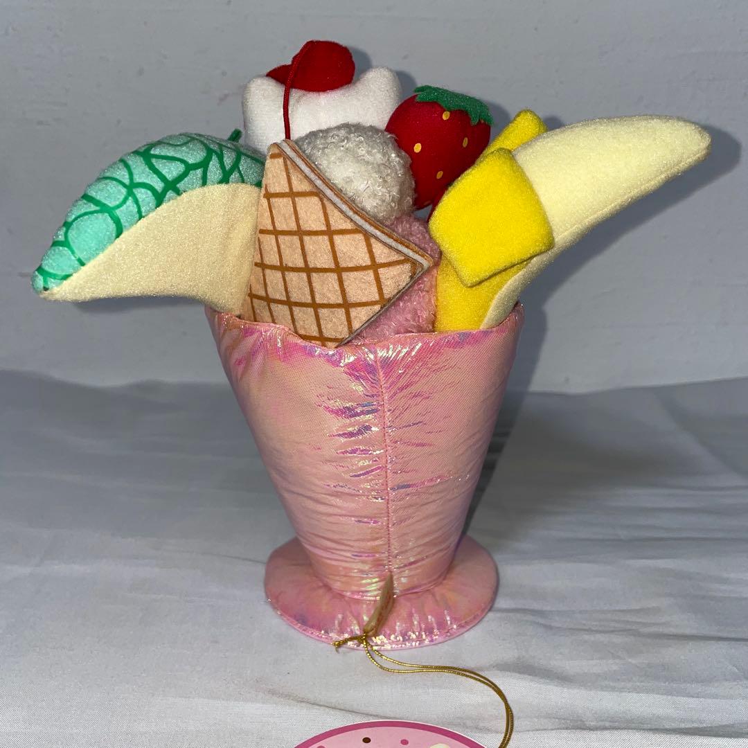 レア　サンリオ　ハローキティ　フルーツパフェ ぬいぐるみ