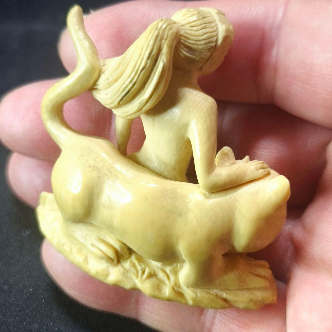 裸女像 彫刻作品 縞模様天然素材 手彫り 無銘 時代物 コレクター放出美