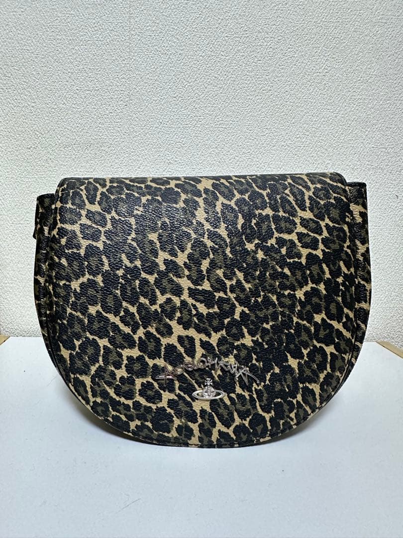 vivienne westwood レオパード柄 ショルダーバッグ - メルカリ