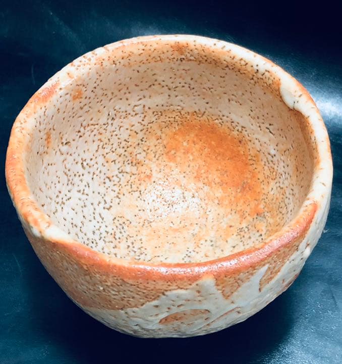 究極の古美術◼️蔵から見事に彫られた紋様が美しい抹茶茶碗が出てき