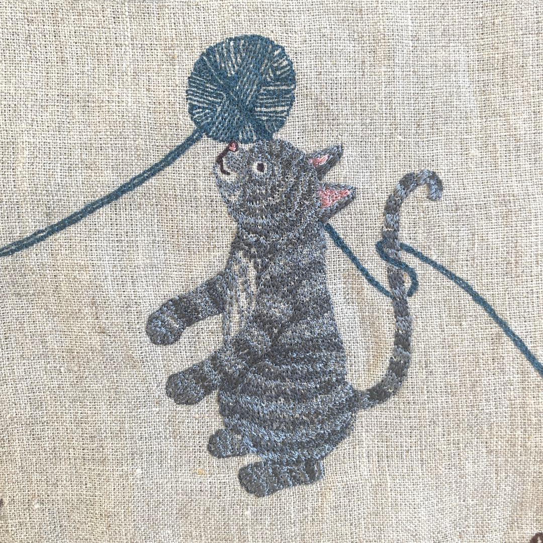 Coral&Tusk クッションカバー　Prayful Cats