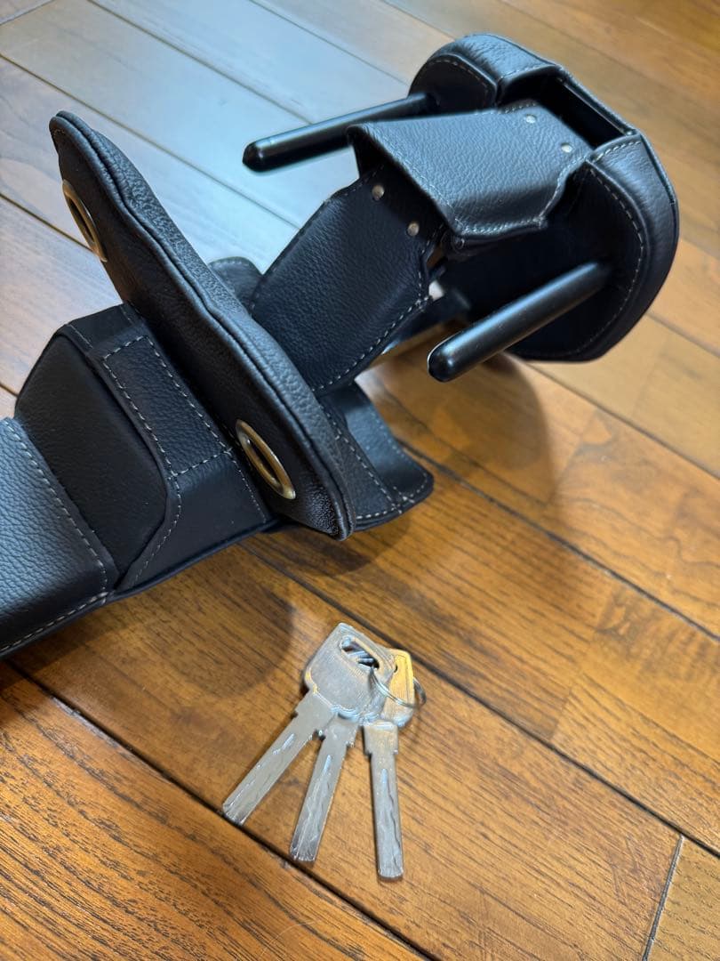 TOM'S ステアリングロック 鍵3本付き