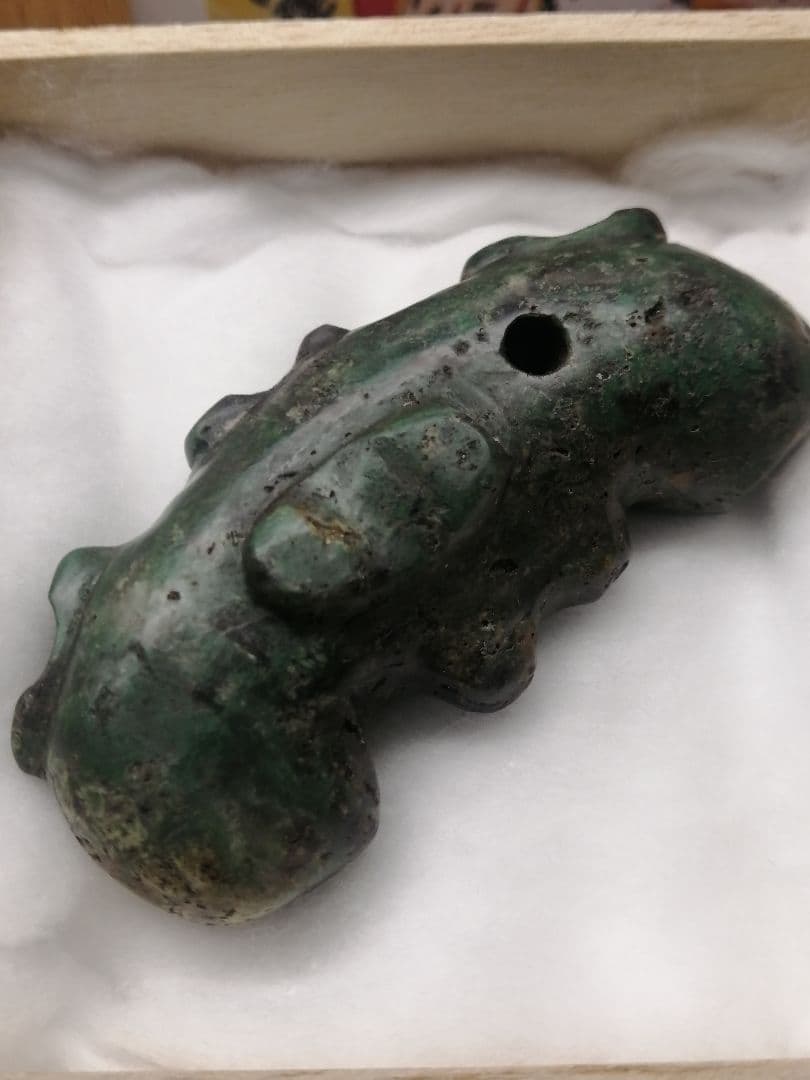 ★古墳期『蛇紋子持勾玉』出土品。大型勾玉　7.0cm　蛇紋石　凄い迫力があります