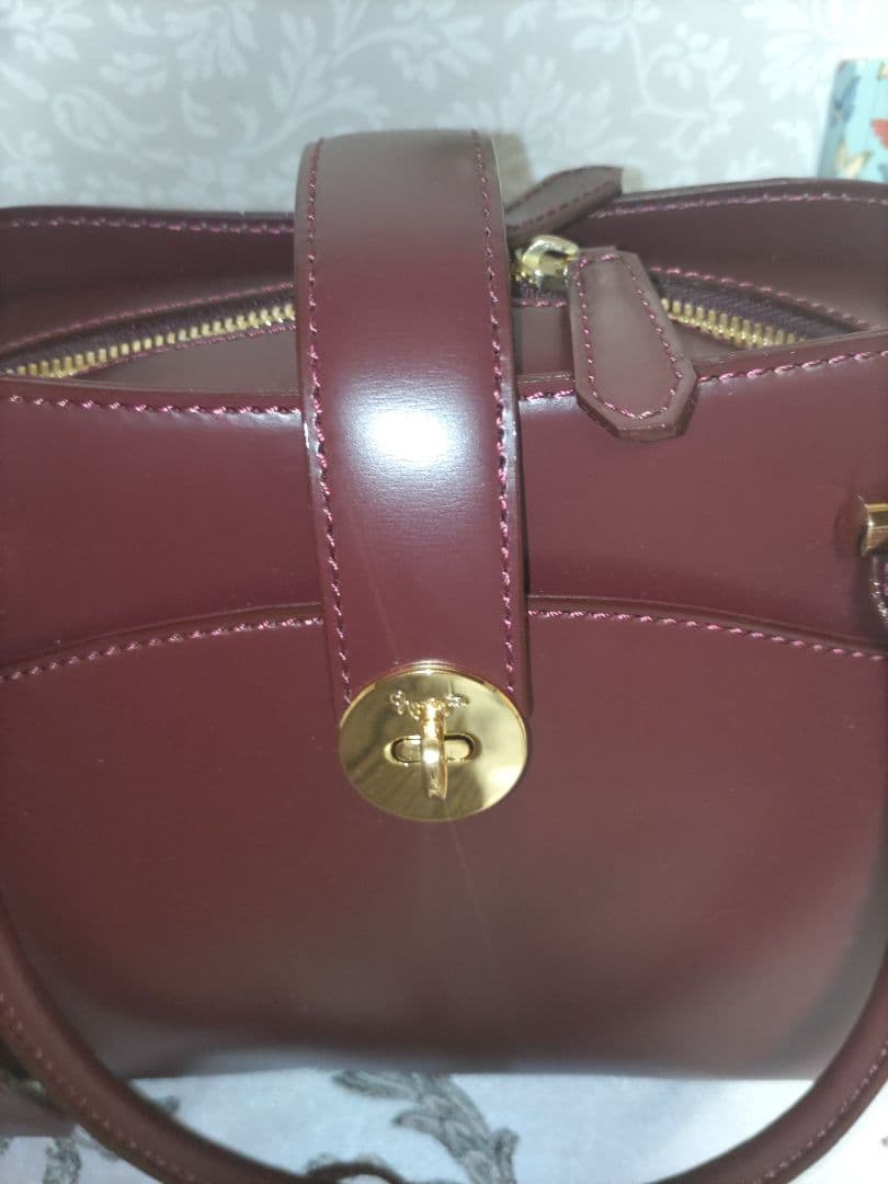 銀座かねまつ定価9万6千円☆ハンドバッグ　ワイン色☆イタリアカーフレザー