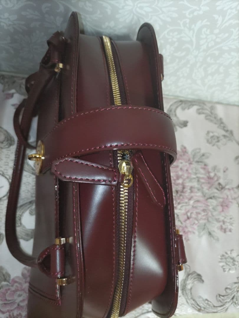 銀座かねまつ定価9万6千円☆ハンドバッグ　ワイン色☆イタリアカーフレザー