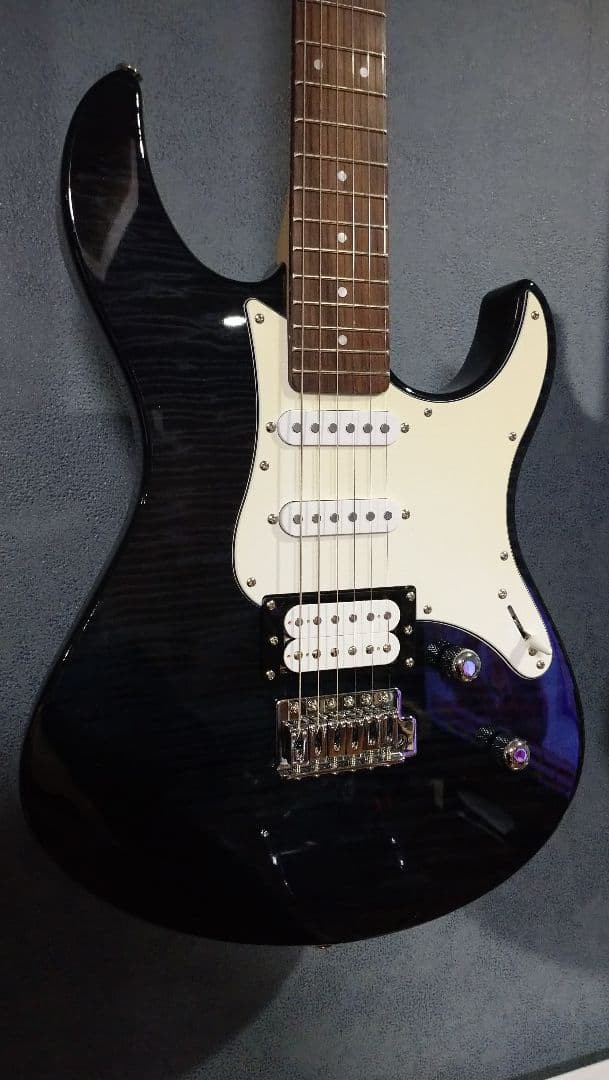 YAMAHA エレキギター PACIFICA 212VFM