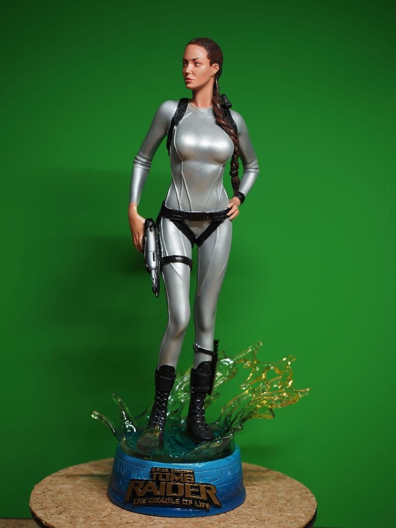 トゥームレイダー ララ・クロフトアンジェリーナ・ジョリーウェット