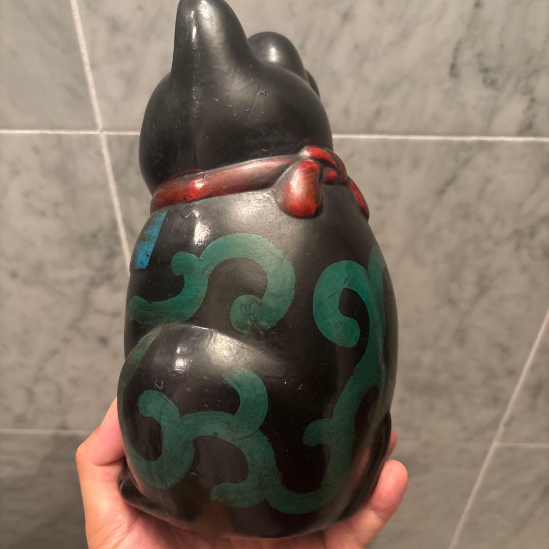 1920-30年代アンティーク妖艶な瞳と唐草模様が美しい陶器の招き猫