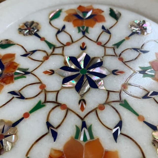 インド 工芸品 天然石 象嵌 細工 花模様 大理石 プレート 蝶貝