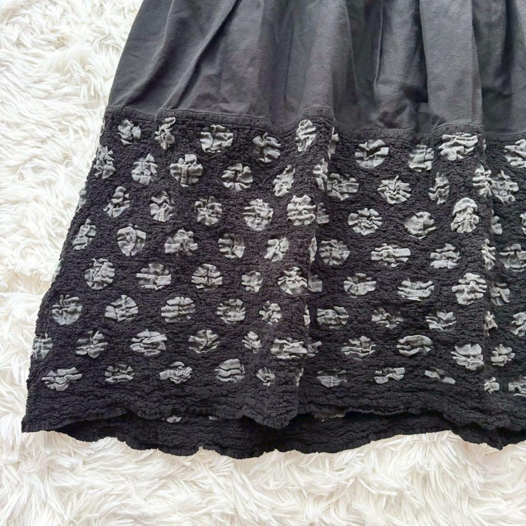 美品✨me イッセイミヤケ　フレアスカート　絞り　ドット　黒　ブラック