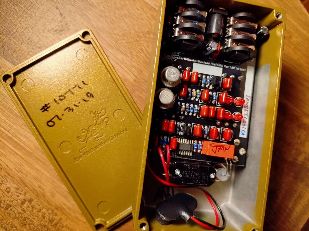 EarthQuaker Devices Hoot Fuzz ギターエフェクターの通販はau PAY