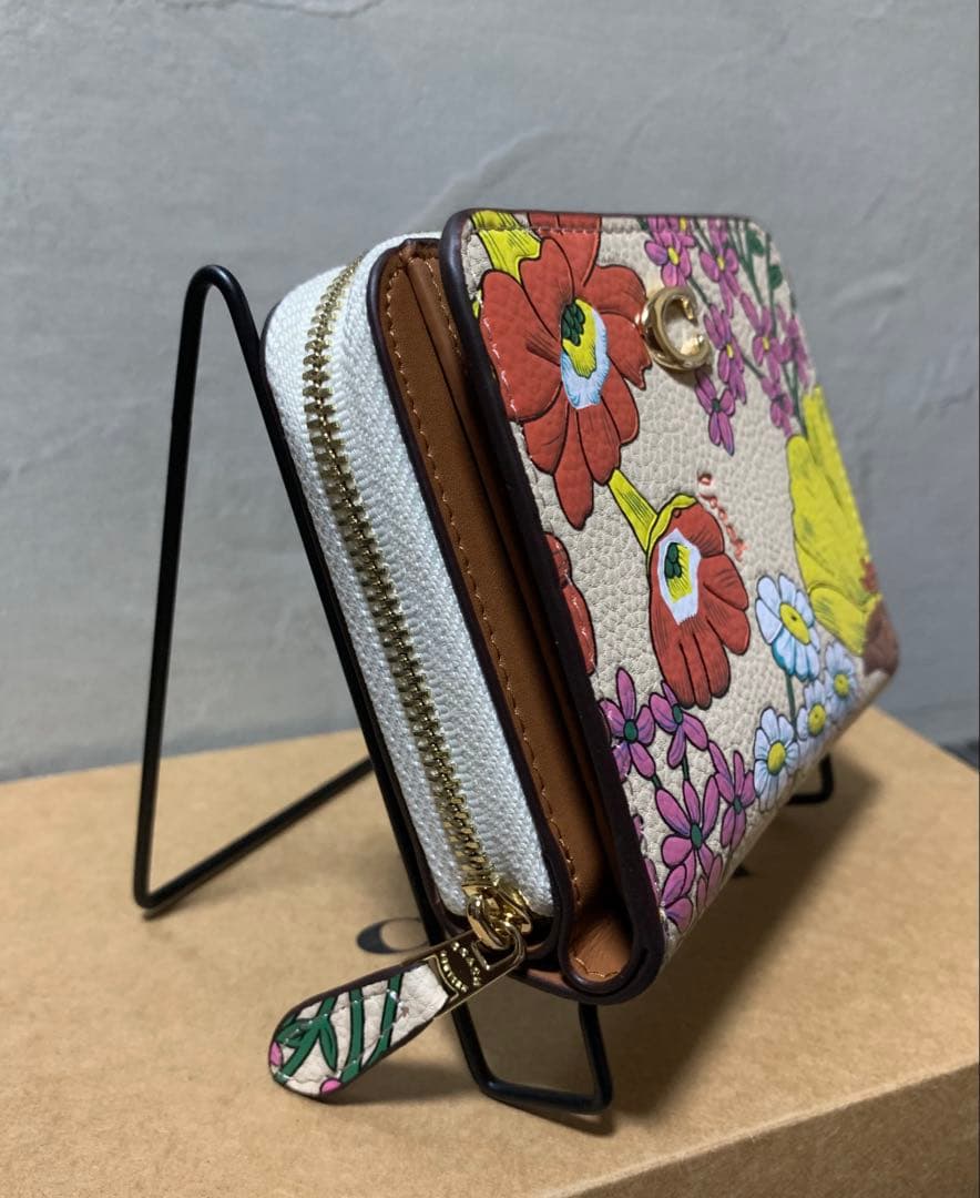 ✨️新品未使用✨️COACH 花柄 二つ折り財布