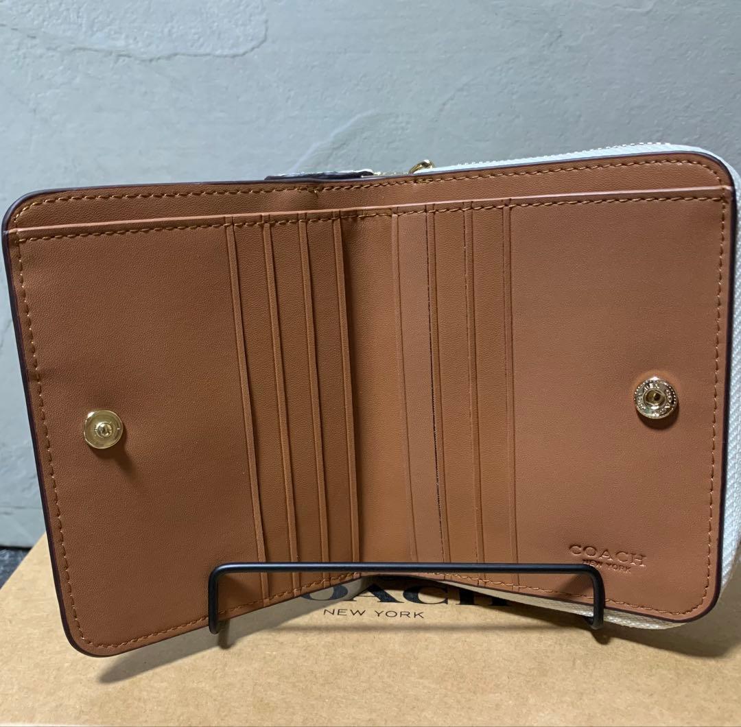 ✨️新品未使用✨️COACH 花柄 二つ折り財布