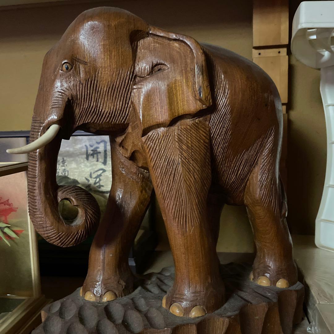 アフリカ 木製象の彫刻 約30cm 木製の象の彫刻 約30cm