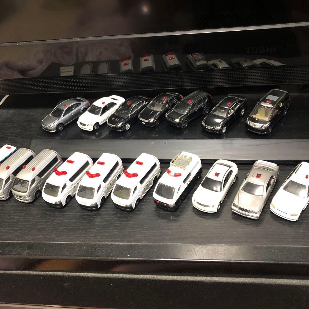 トミカ 覆面パトカー　ハイエース　機動隊バス　右翼