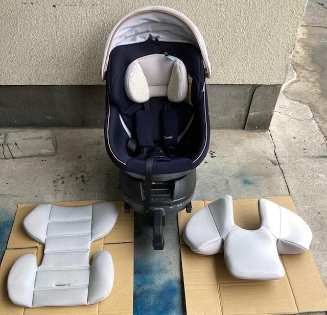 combi チャイルドシート CG-UIG 040178 クルムーヴ 　値下げ！