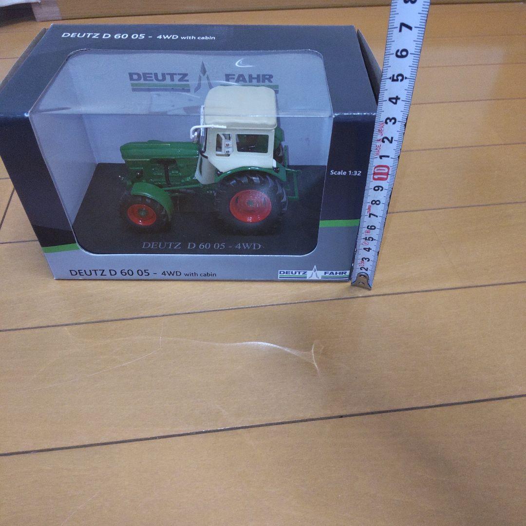 DEUTZ D60 05-4WD キャビン付 1/32