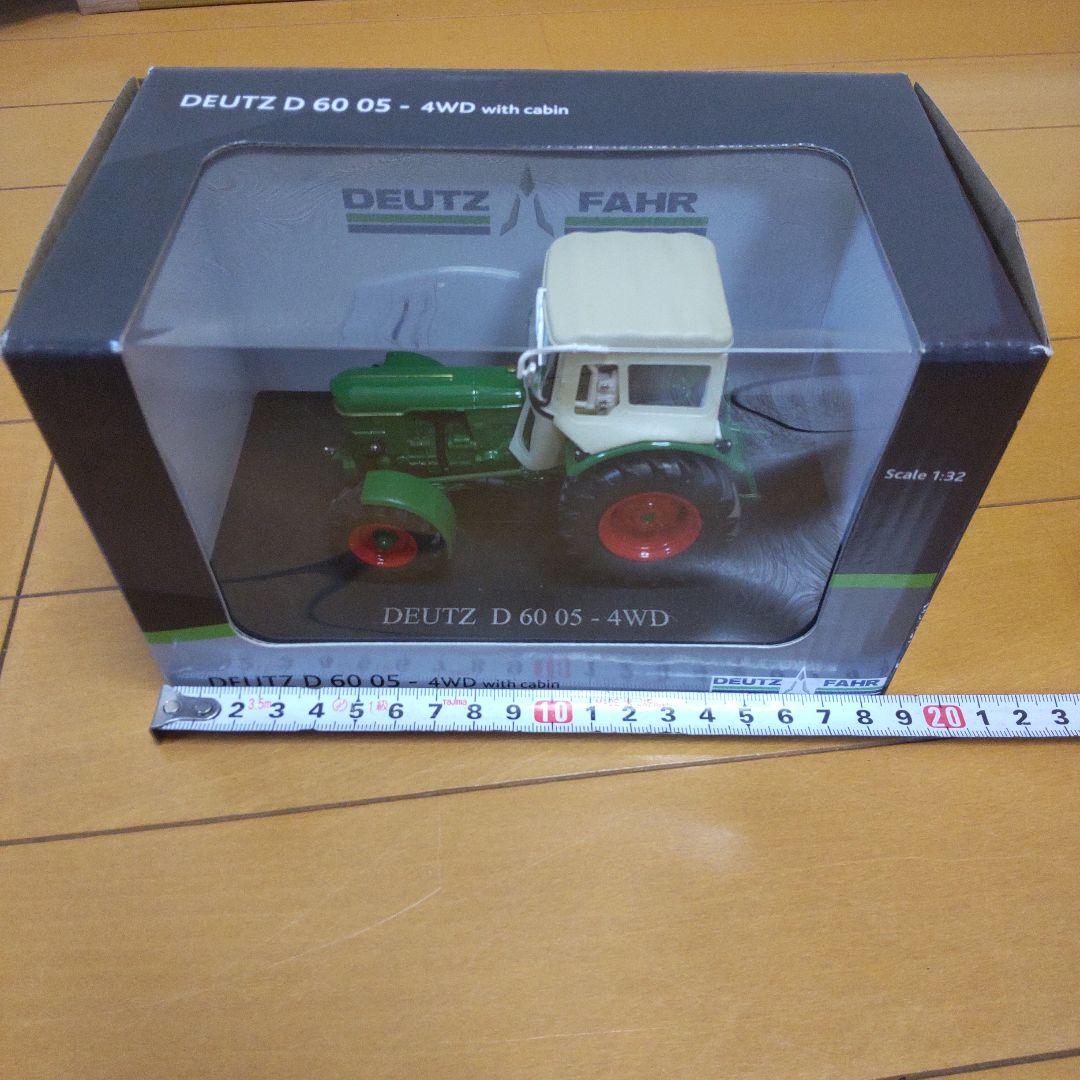 DEUTZ D60 05-4WD キャビン付 1/32