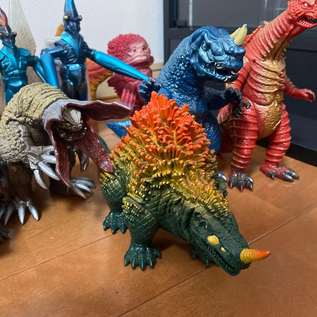 バンダイ製 ウルトラマンパワード ソフビ 18体セット ウルトラマン