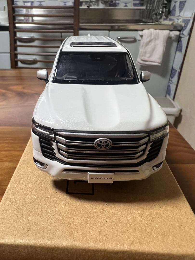 【非売品】トヨタ ランドクルーザー 1/30ホワイト