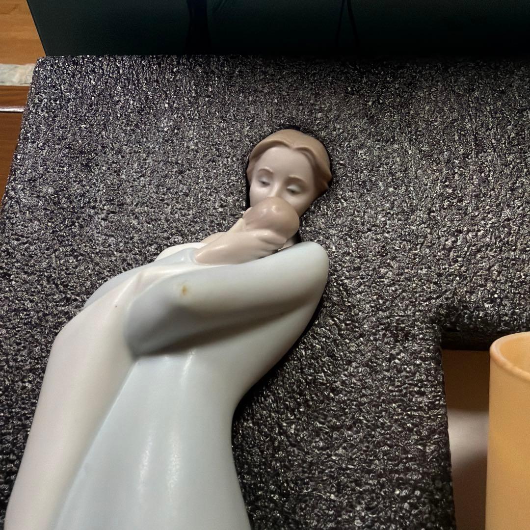 LLADR 母と子の像 ポ セリン製 リヤドロ (LLADRO)