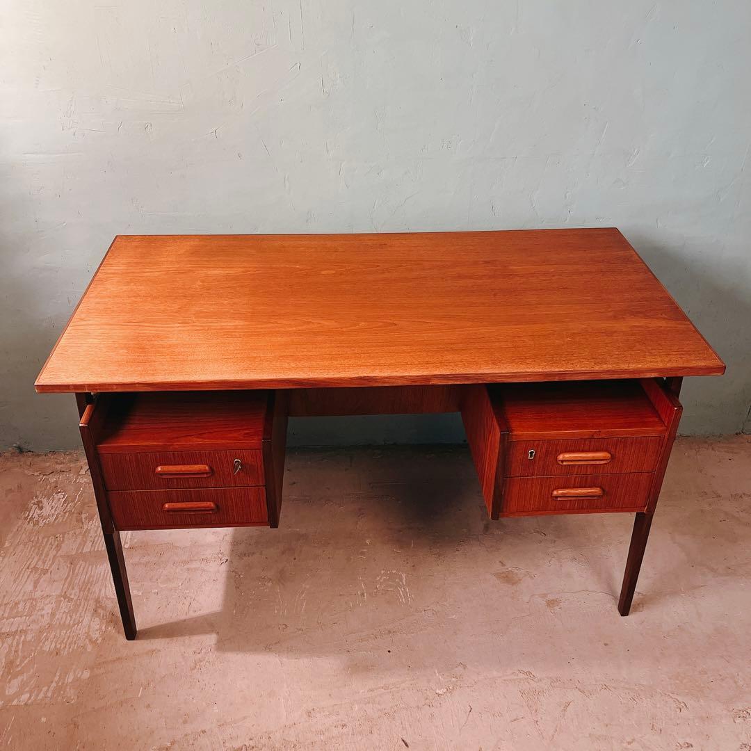 デンマーク　チーク材　デスク　北欧家具　北欧ビンテージ