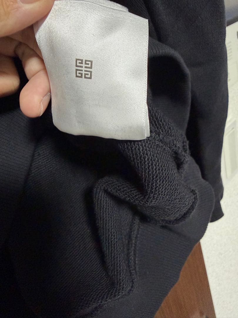 未使用品　GIVENCHY ブラック パーカー フード付き