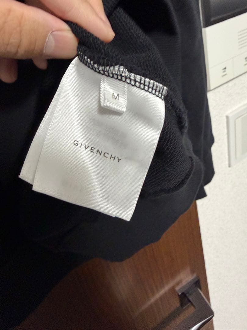 未使用品　GIVENCHY ブラック パーカー フード付き