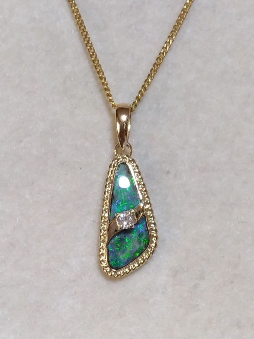 サービス品◇k18ボルダーオパール、ダイヤモンド付きペンダントトップ